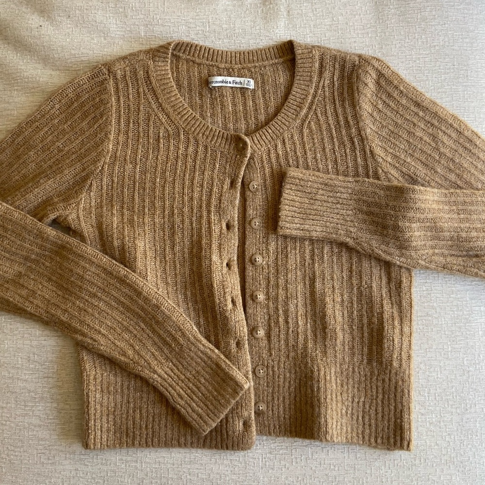Abercrombie Women's Tan Cardigan Sweater